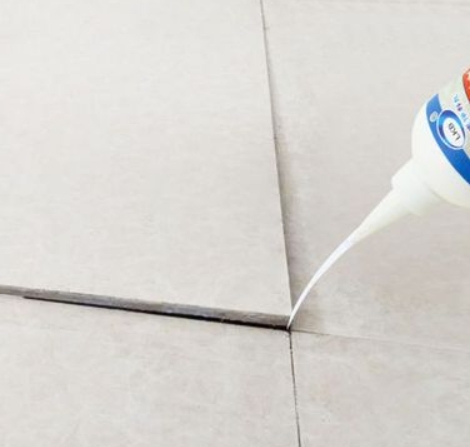 天津市瓷砖空鼓维修公司分享卫生间瓷砖脱落的原因可能有以下几点